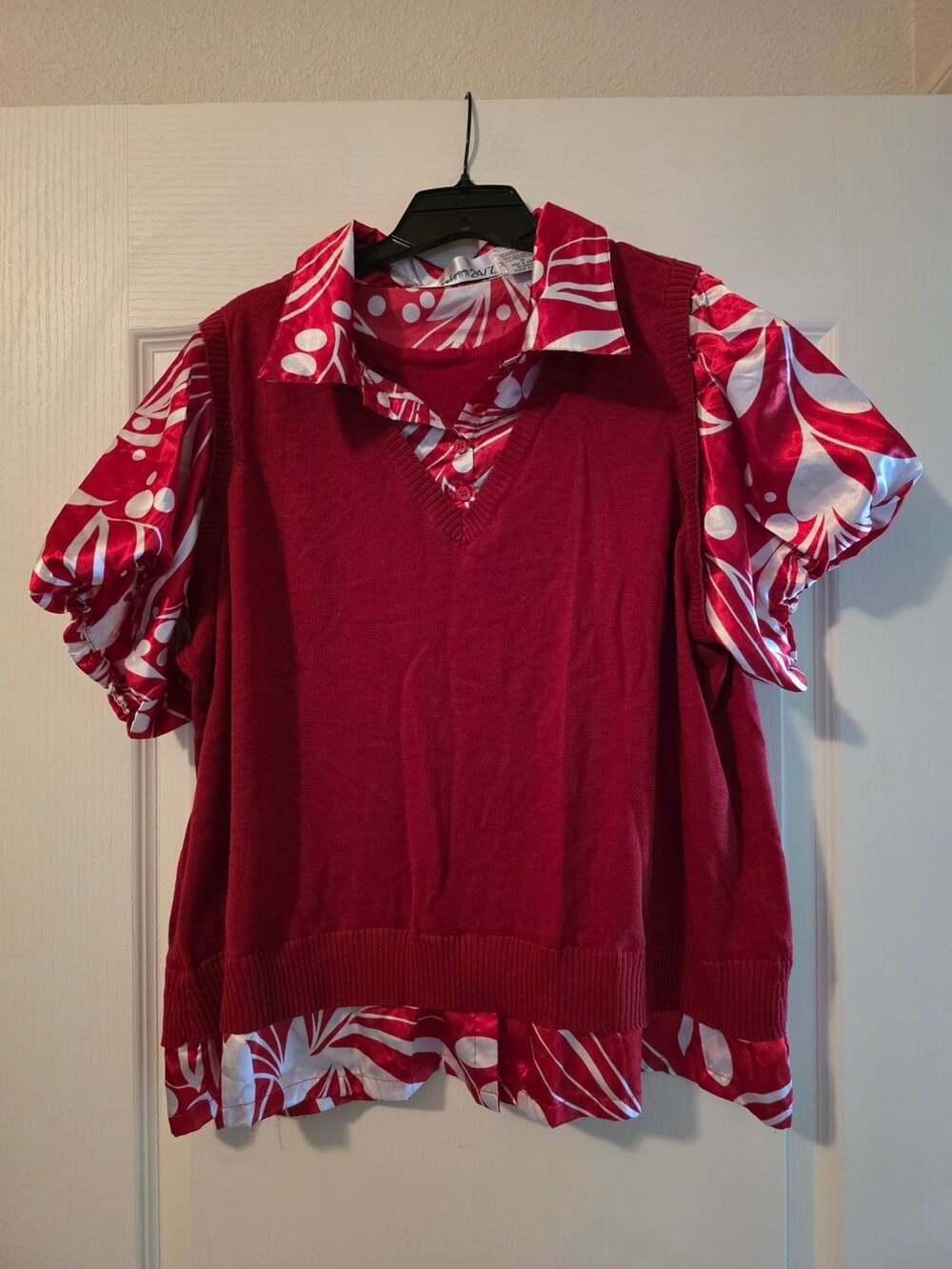 Denim 24/7 Red Sweater Vest Size 1X Collared Layered Top Print